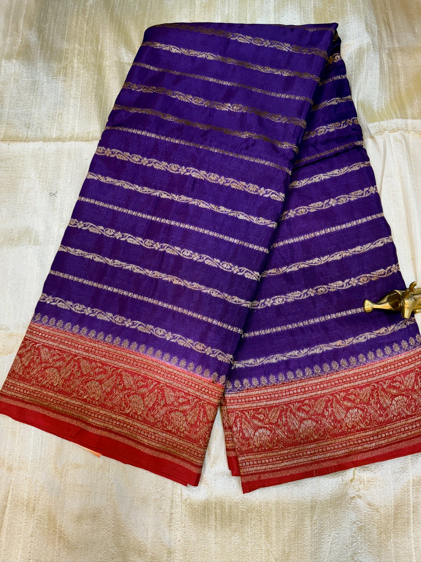 Banarasi Pure Crepe Saree | Line butta | Purple and red