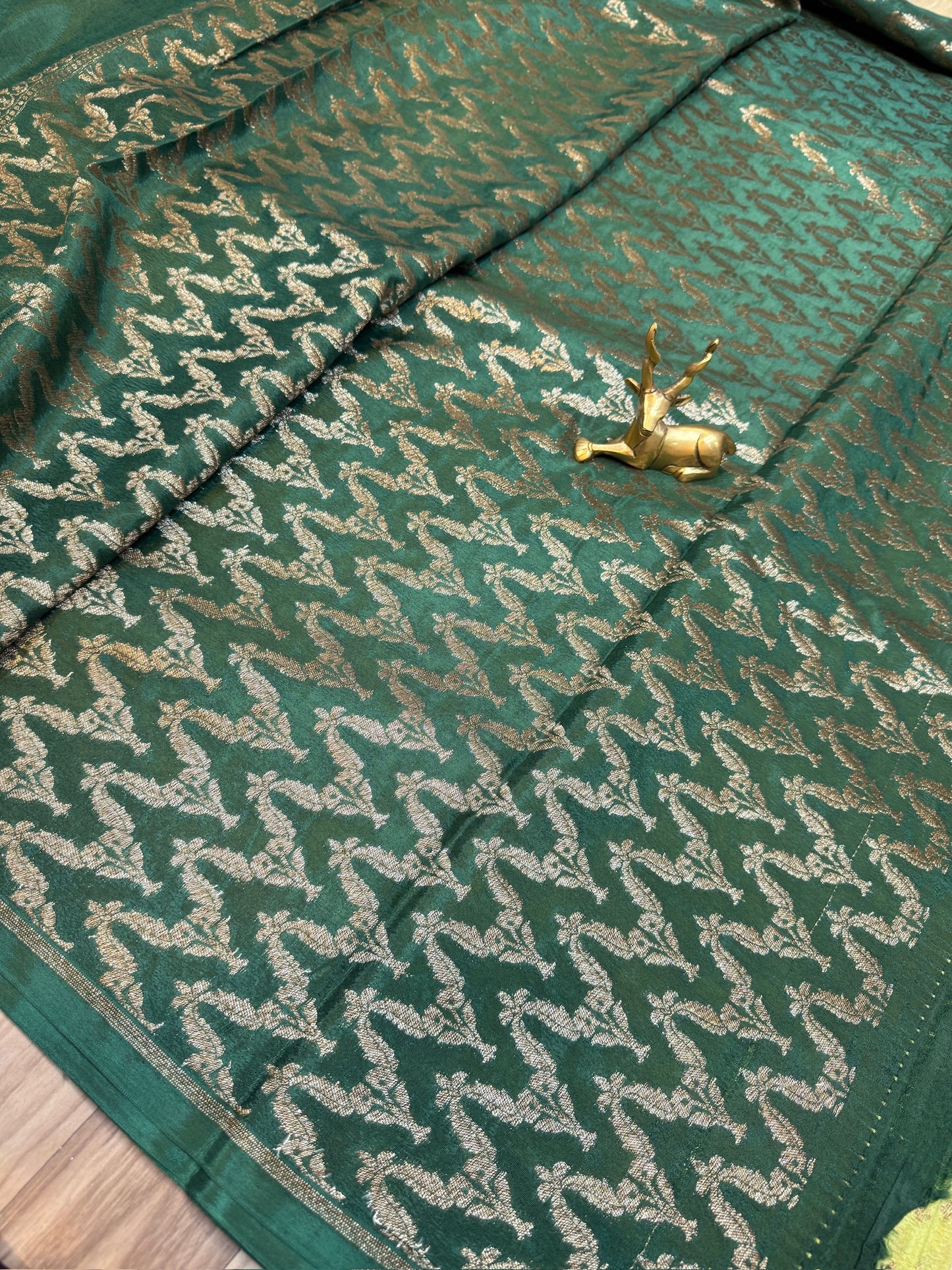 Banarasi Pure Crepe Saree | Small Butta |Pistha green and green