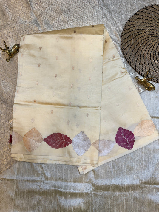 Raw mango Kadwa Silk Saree  White (Banarasi)